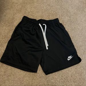 SOLD.Nike NSW Woven Shorts